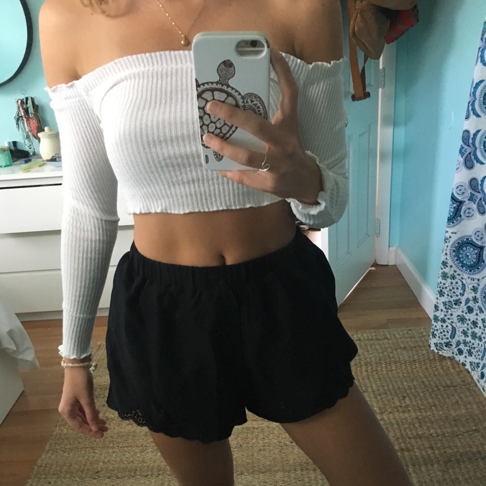 Lace flowy shorts